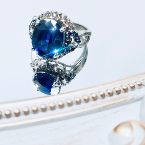 💙'9CT' KASHMIR BLUE SAPPHIRE & DIAMOND RING 💙S 7 - Picture 1 of 4